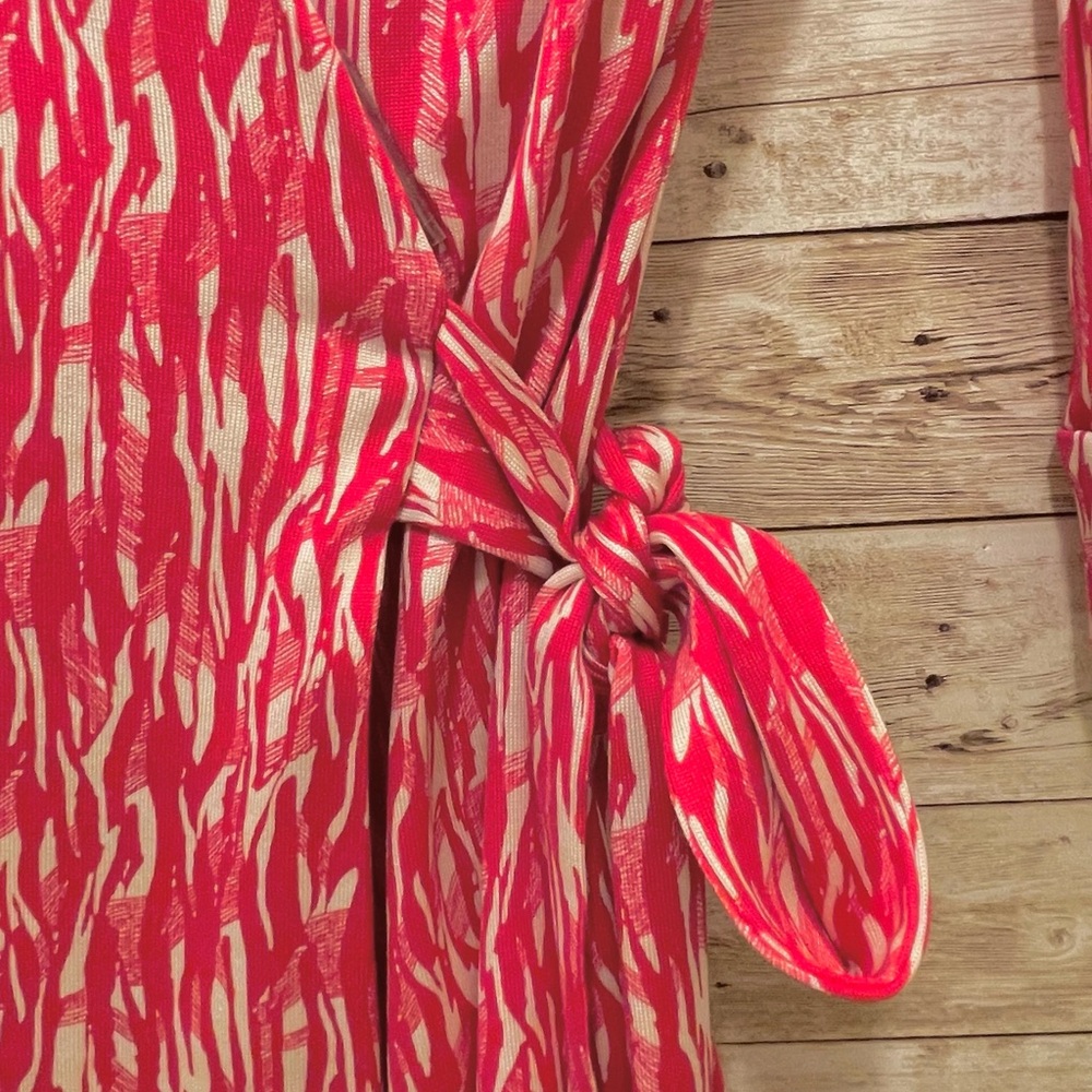 Diane Von Furstenberg New Julian Two wrap dress 100% silk. Hot Pink white Size 6 - Picture 8 of 15